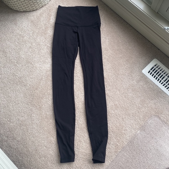 High waisted black size 4 lululemon leggings - Picture 3 of 4